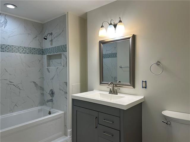 916 MARTIN BEHRMAN Walk