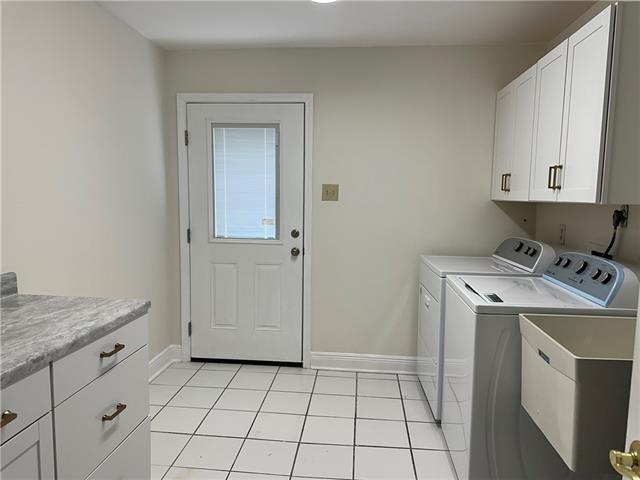 916 MARTIN BEHRMAN Walk