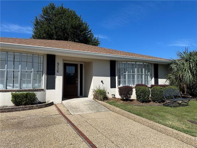916 MARTIN BEHRMAN Walk