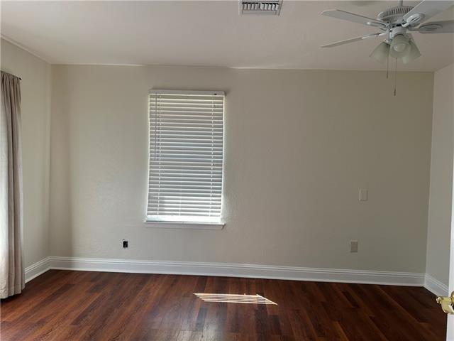 916 MARTIN BEHRMAN Walk