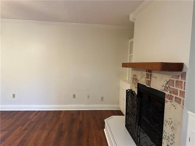 916 MARTIN BEHRMAN Walk