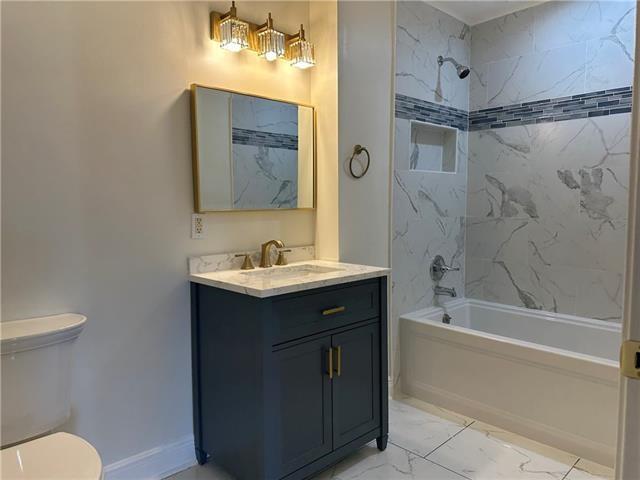 916 MARTIN BEHRMAN Walk