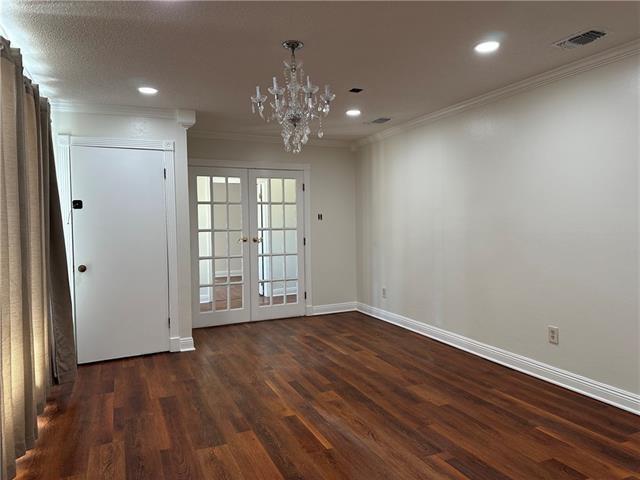 916 MARTIN BEHRMAN Walk