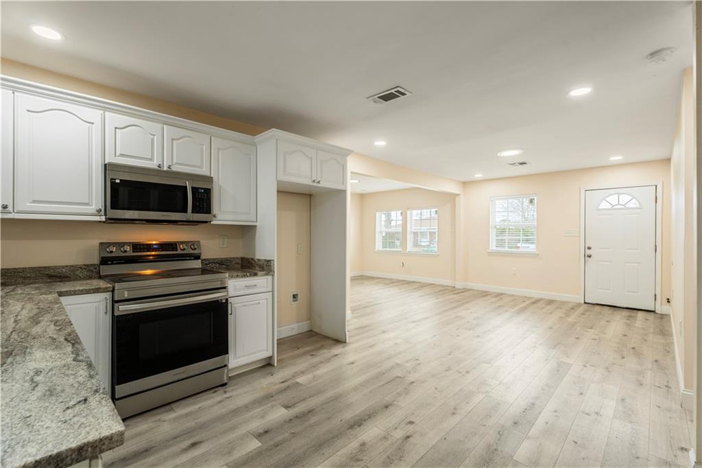 2801 VIRGINIA LEE Drive