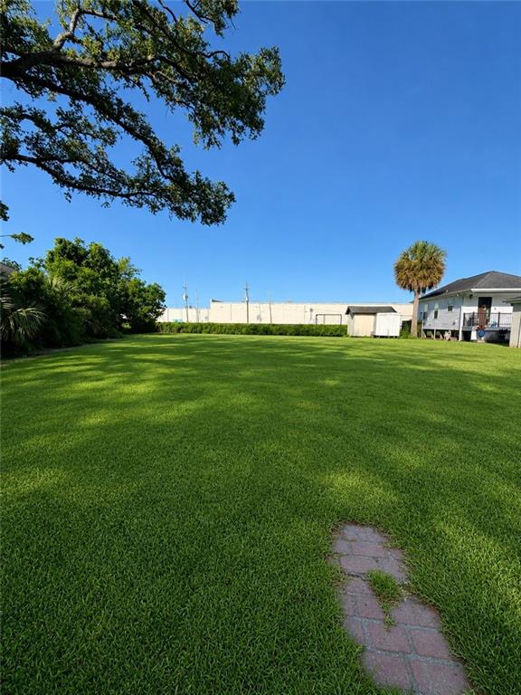 83 WILLOW Drive