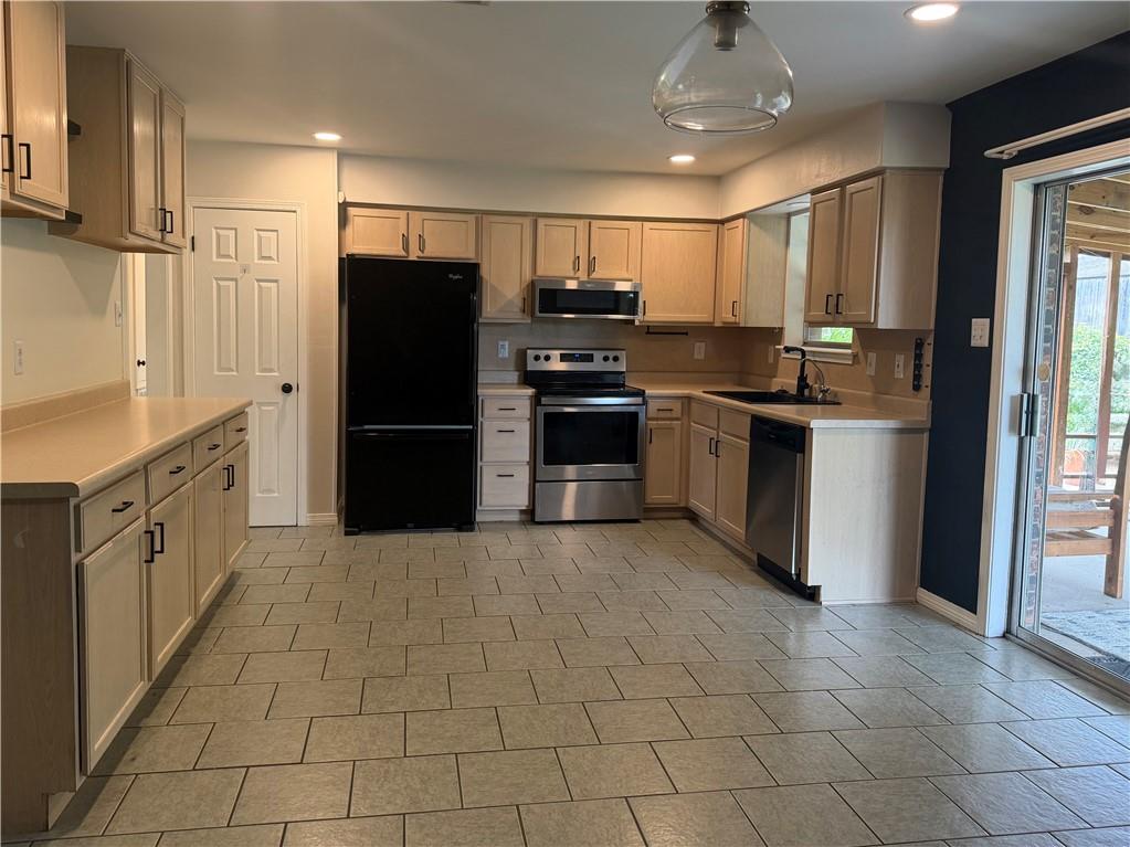 5112 WILLOWTREE Drive