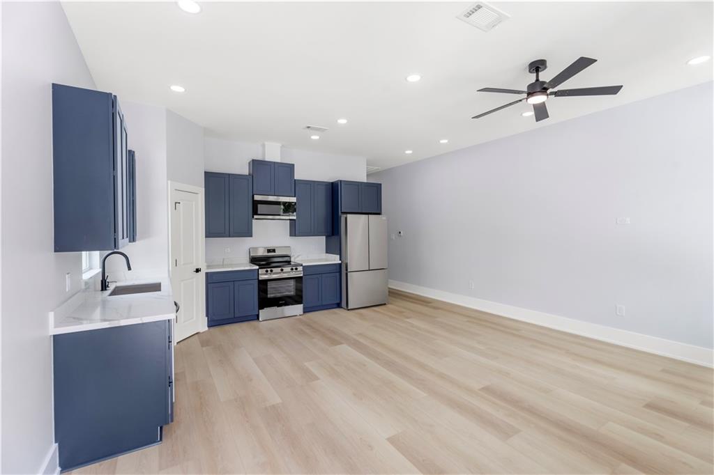 405 E 1ST Street B