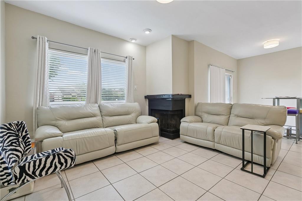 89 LAKE LYNN Drive 89