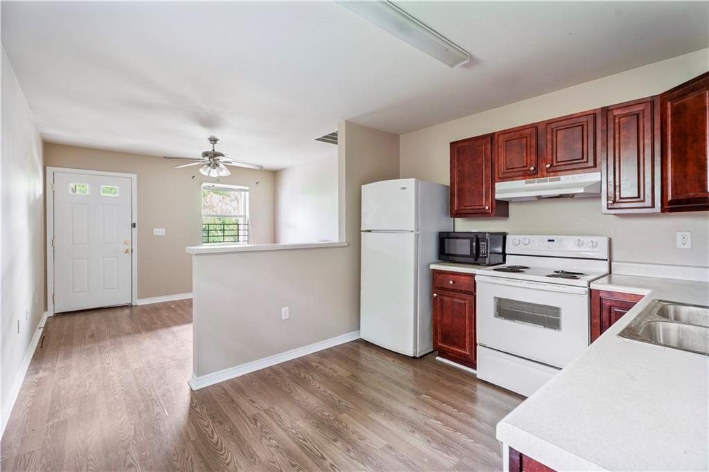 2816-18 COMUS Court