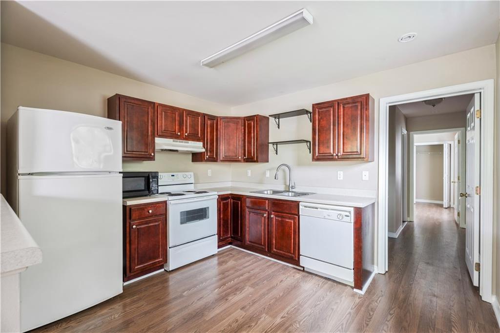 2816-18 COMUS Court