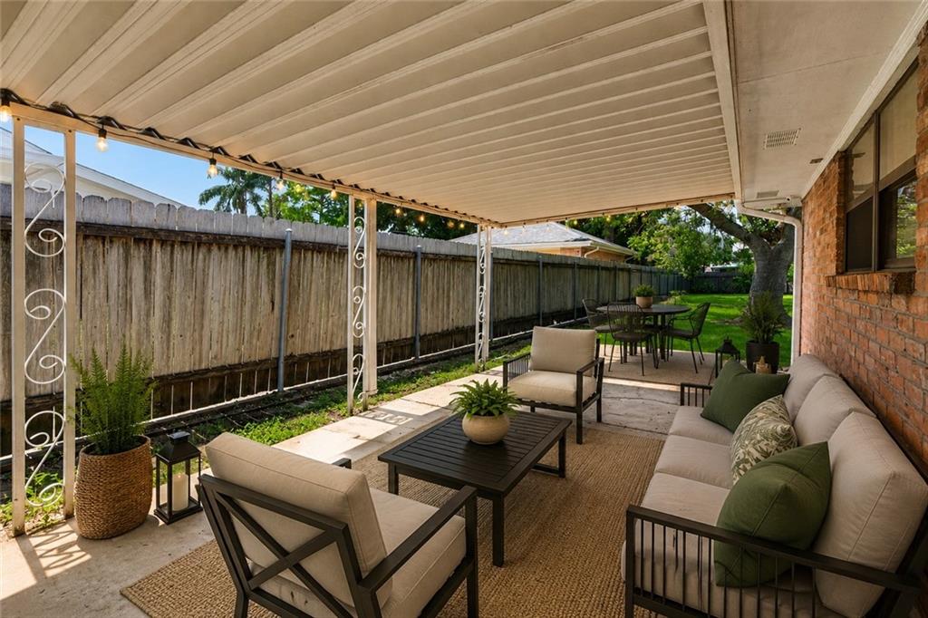 3800 SIMONE GARDEN Street