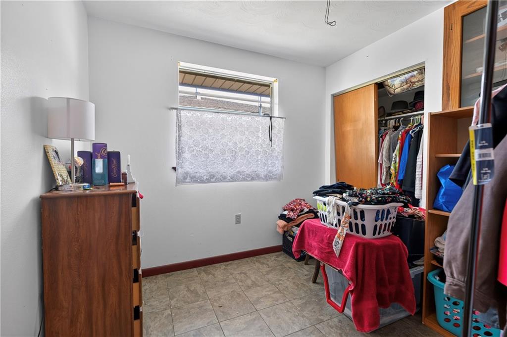 1832 REDWOOD Drive
