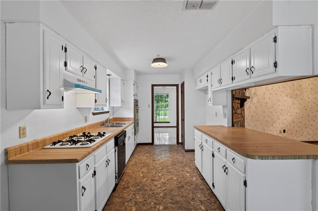 2300 POTOMAC Drive