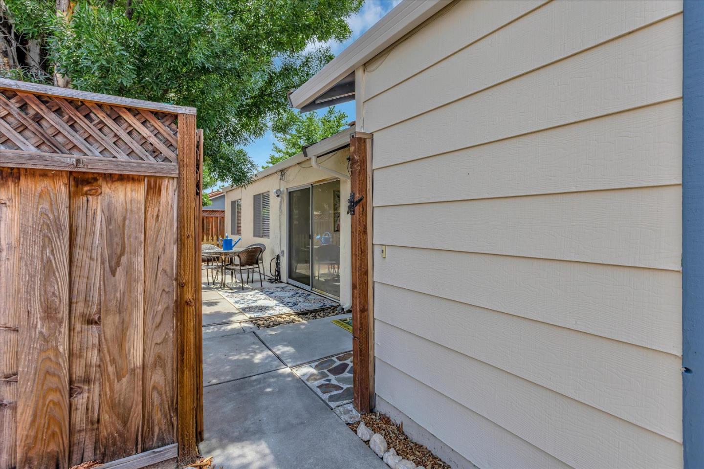 3902 Jerabek Court