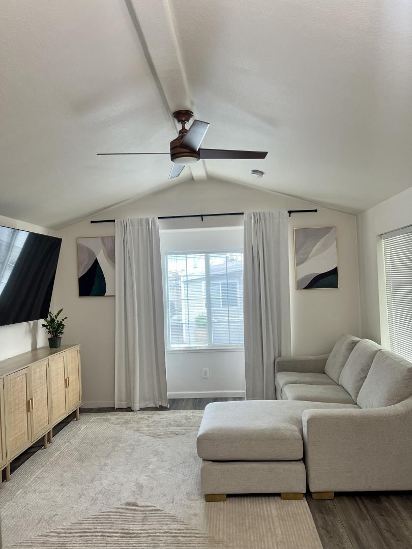 3128 Crescent Ave 49