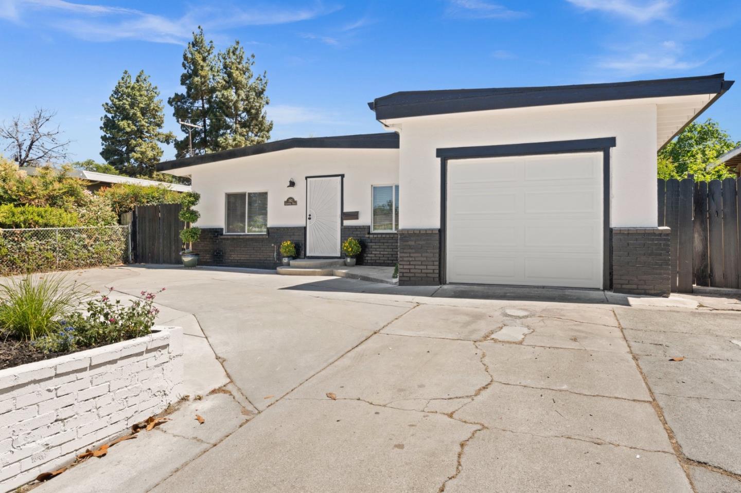 362 Lochridge DR