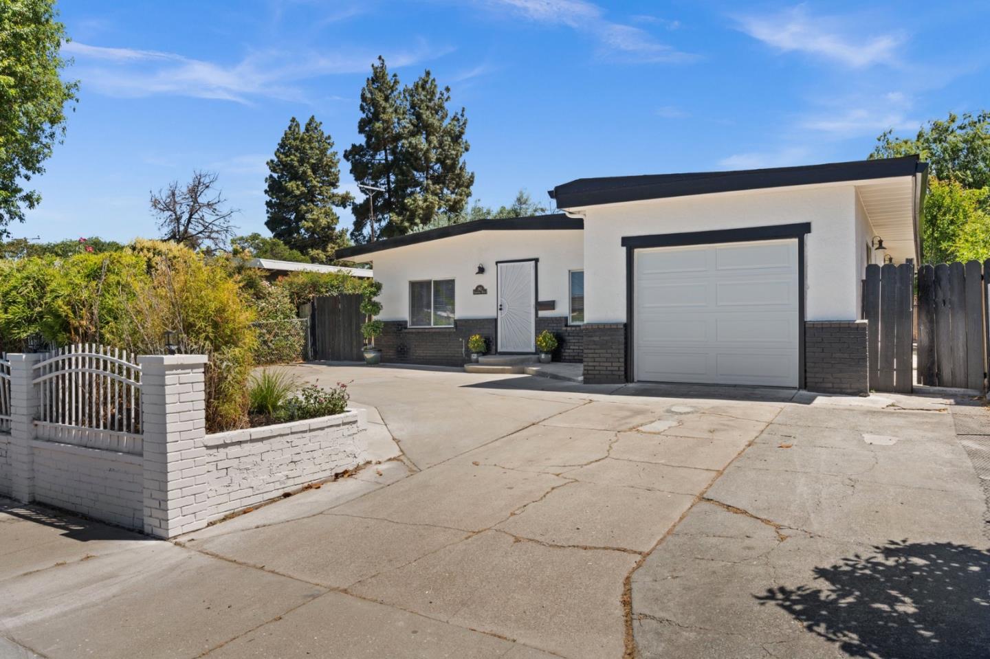 362 Lochridge DR
