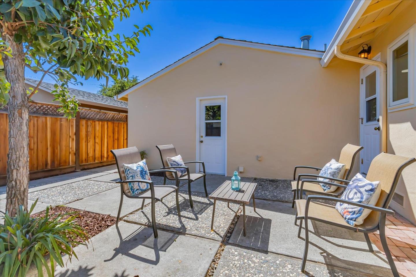 5144 Emiline DR