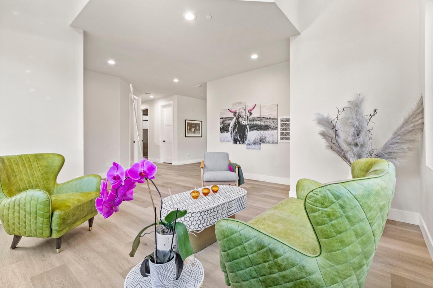 1566 Murphy AVE