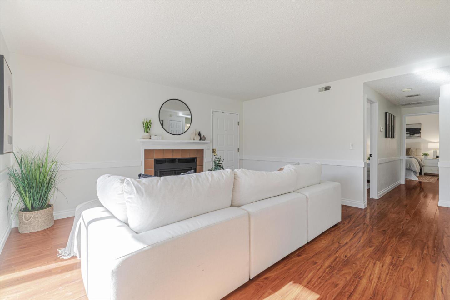 2325 Mclaughlin AVE