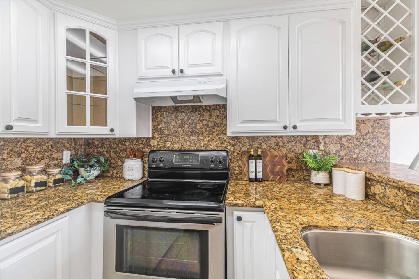 2325 Mclaughlin AVE