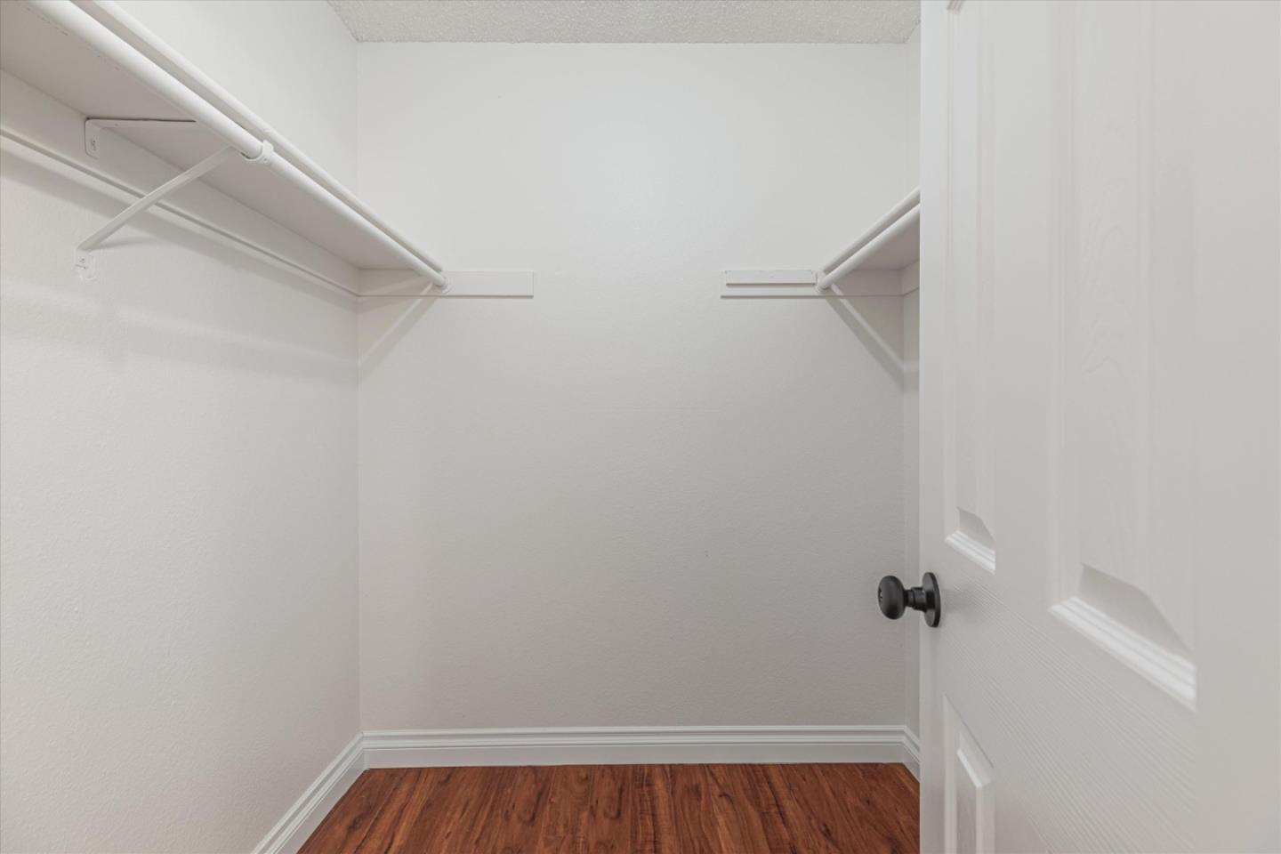 2325 Mclaughlin AVE