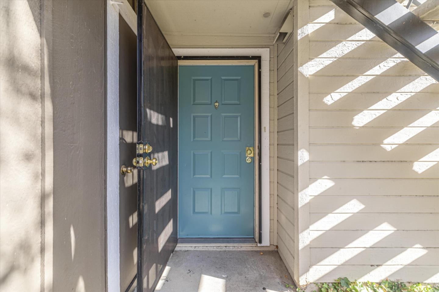 2325 Mclaughlin AVE