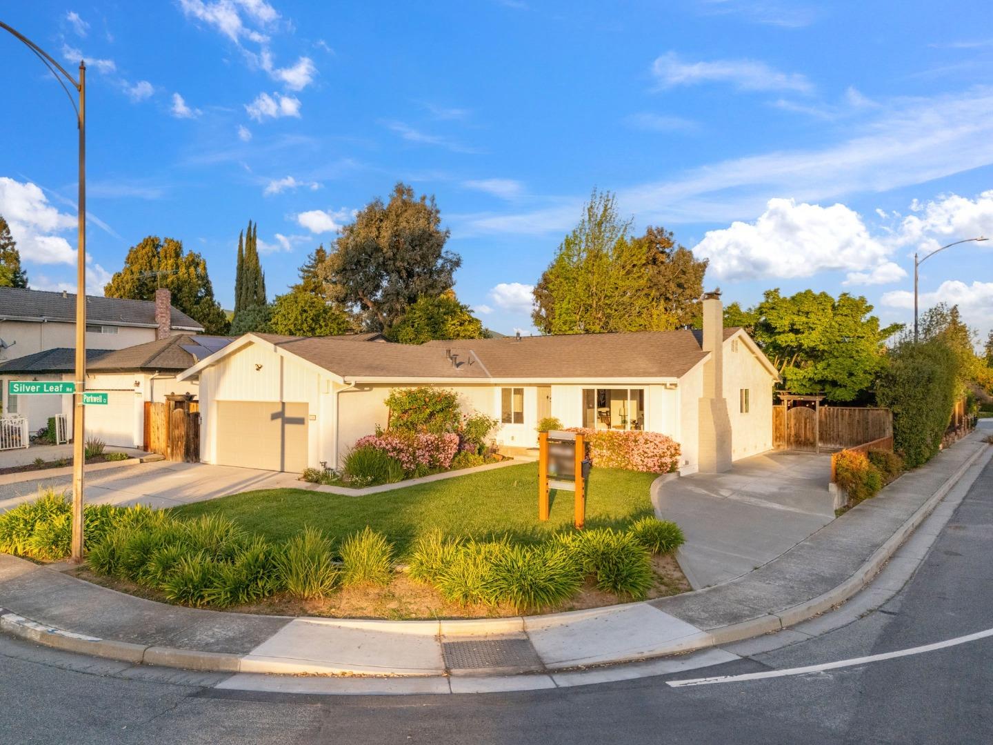 106 Parkwell CT