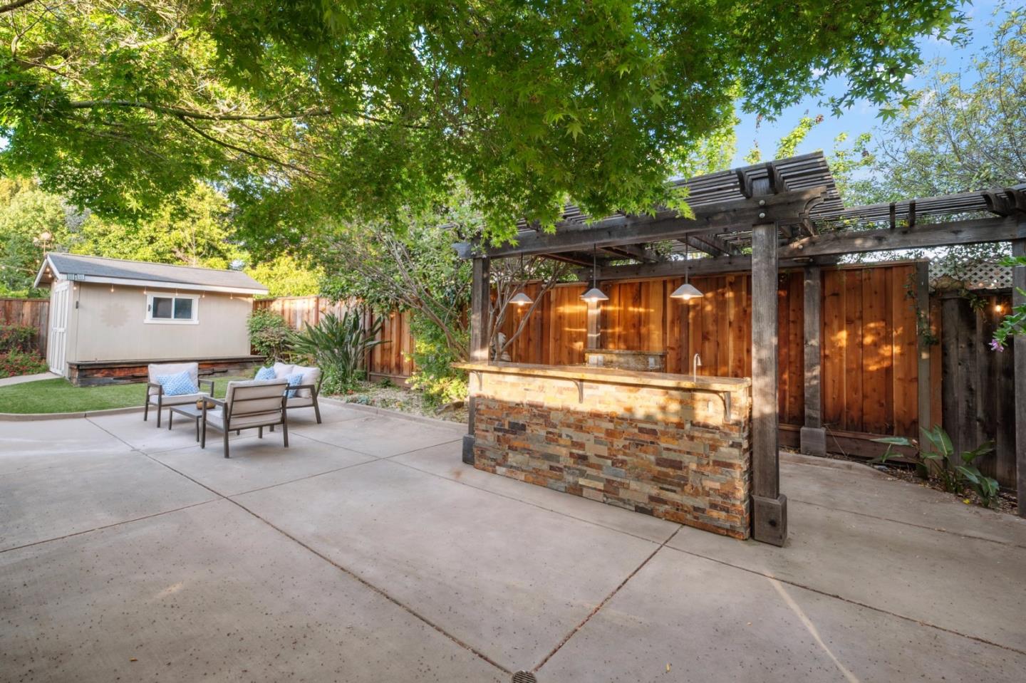 106 Parkwell CT