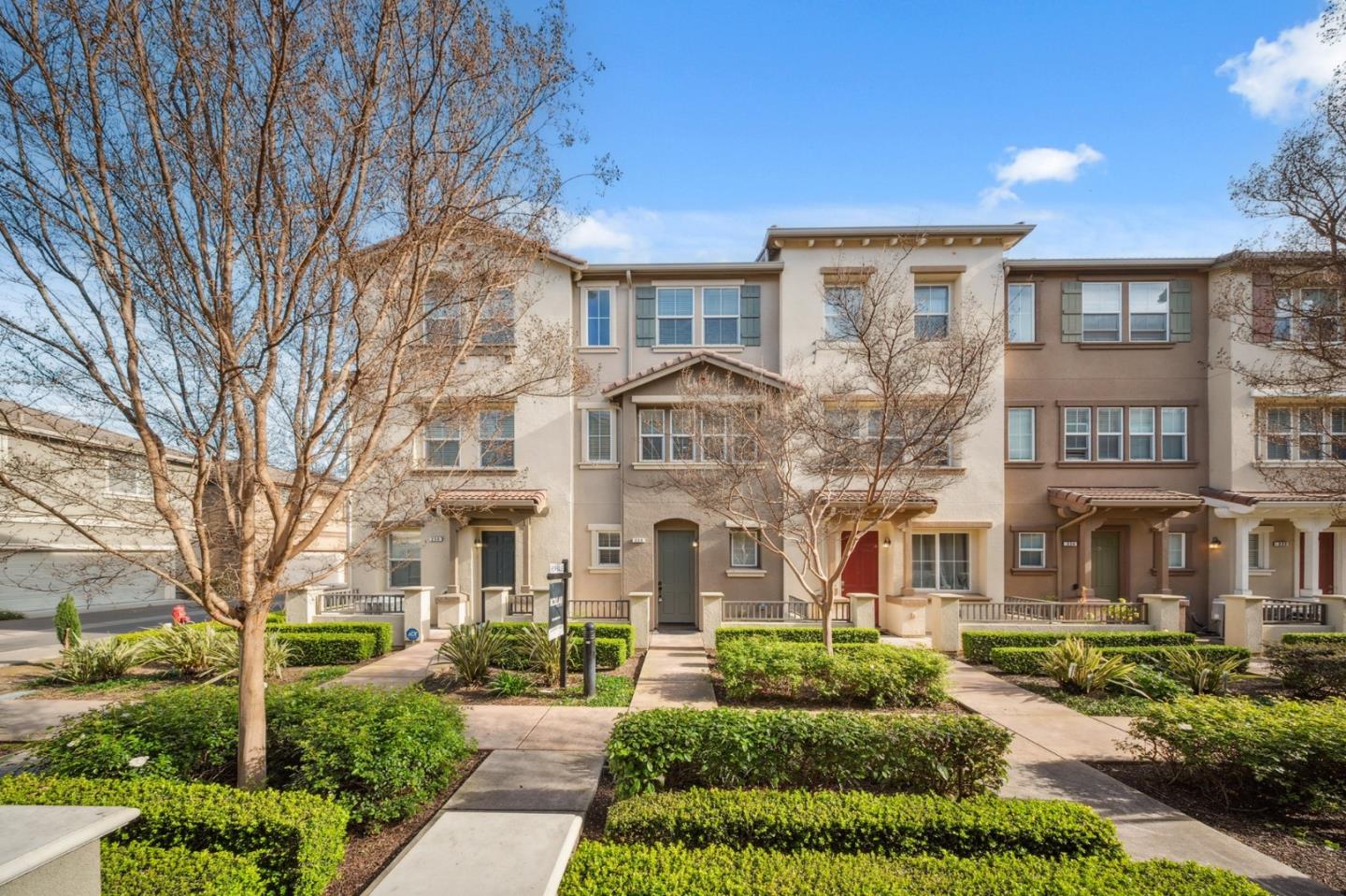 228 Sullivan WAY
