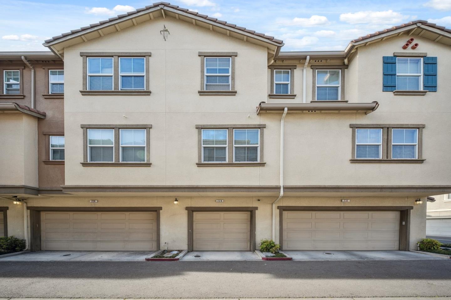 228 Sullivan WAY
