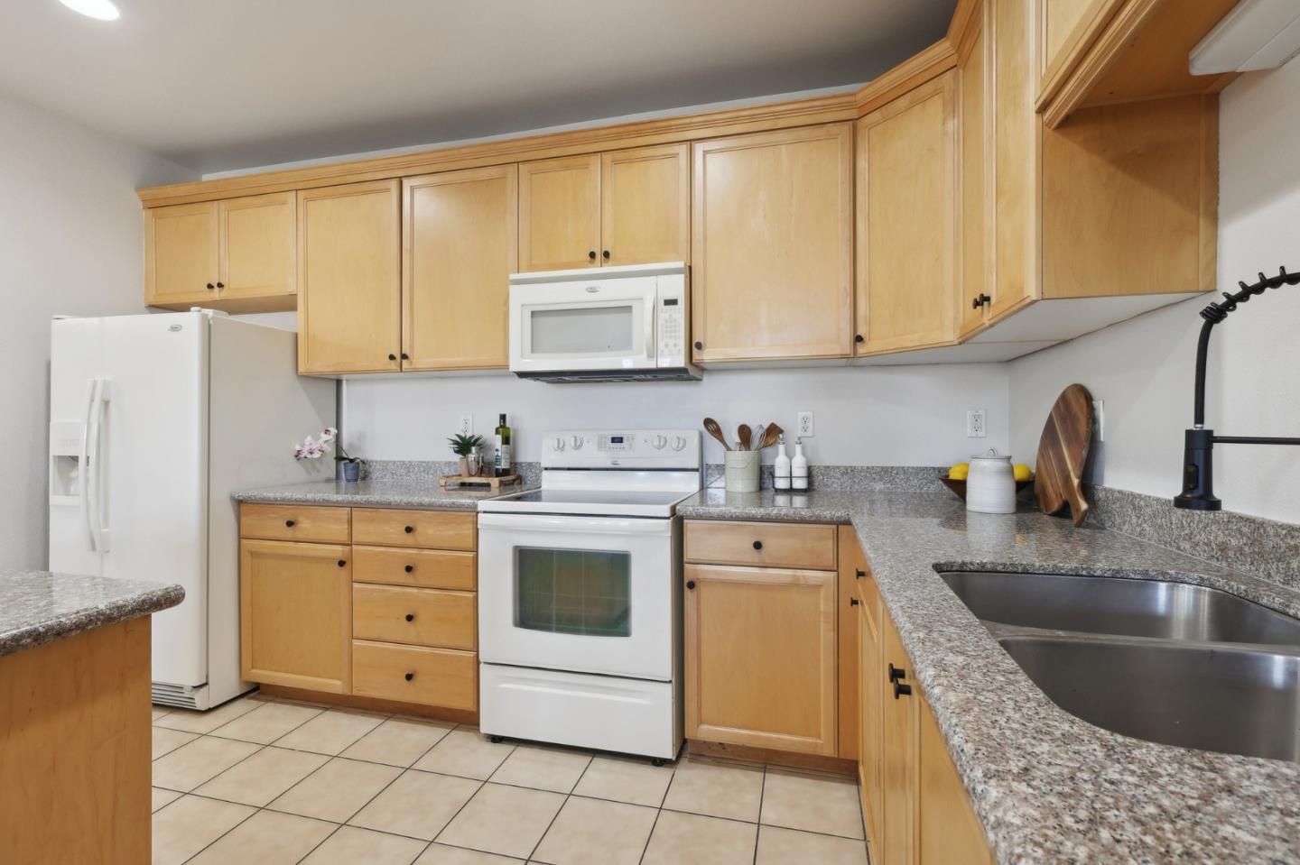 88 N Jackson AVE 321