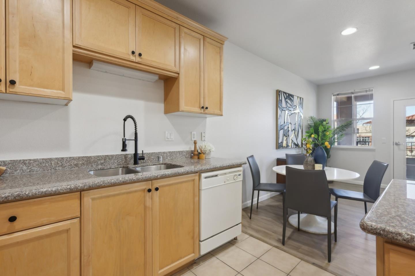 88 N Jackson AVE 321