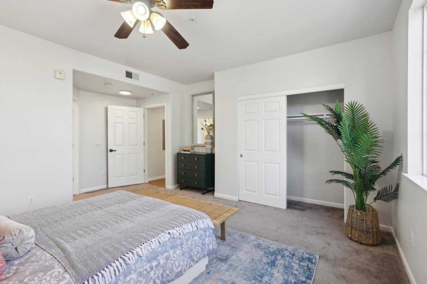 88 N Jackson AVE 321