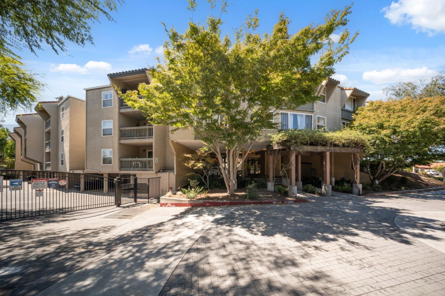 1087 Murrieta 242