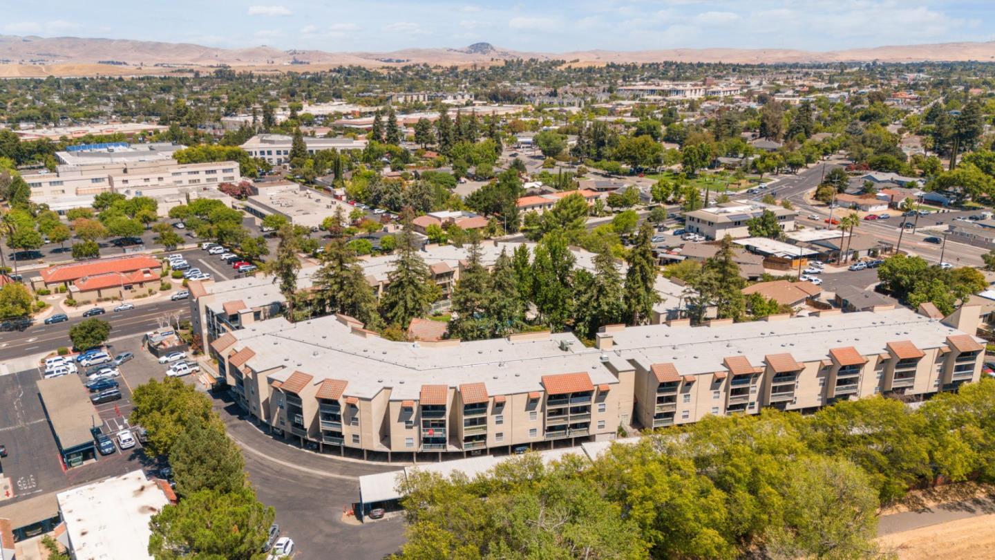 1087 Murrieta 242