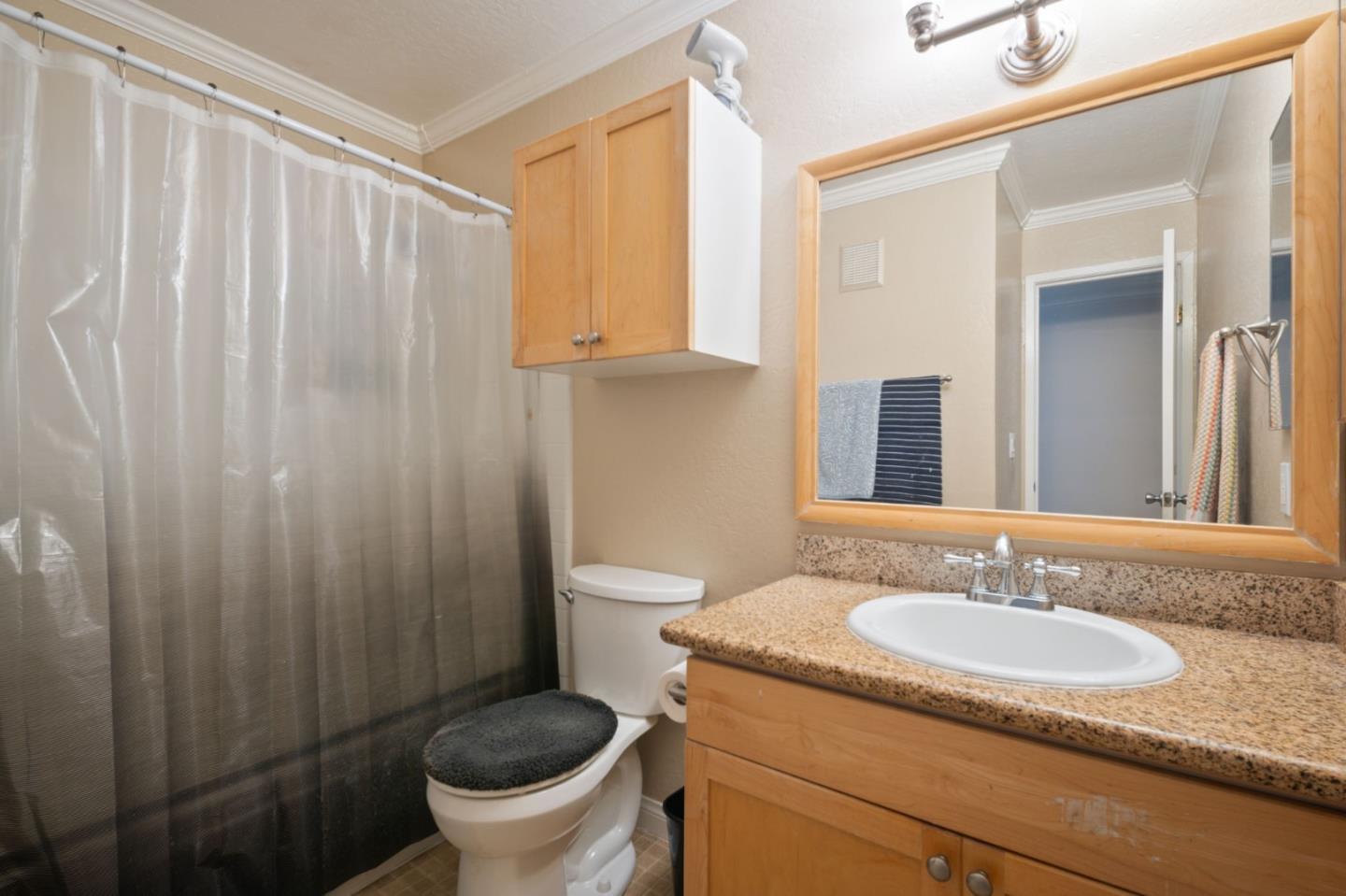 1087 Murrieta 242