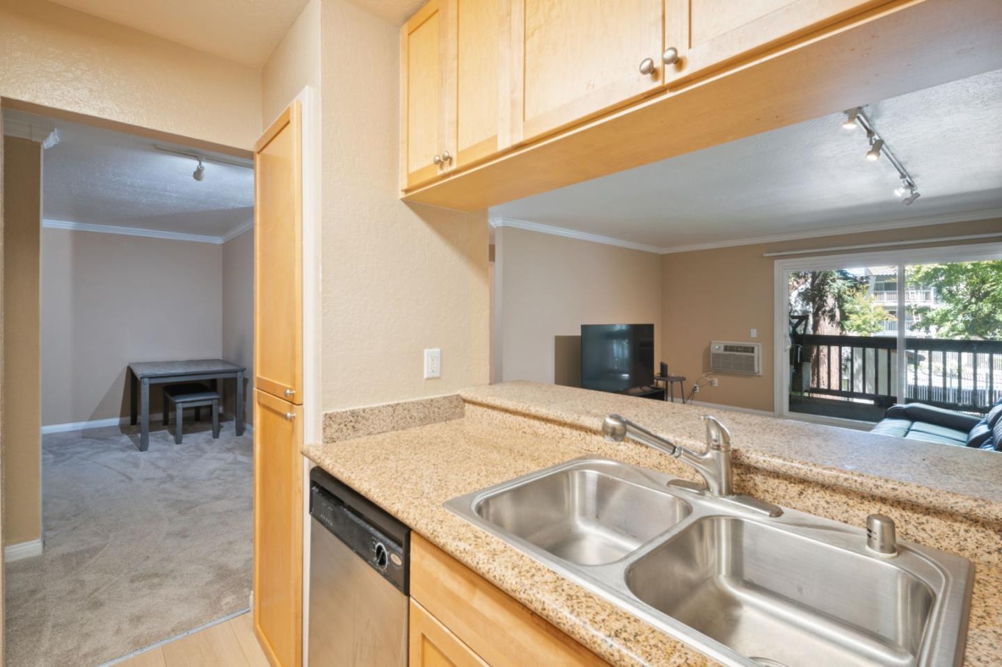 1087 Murrieta 242