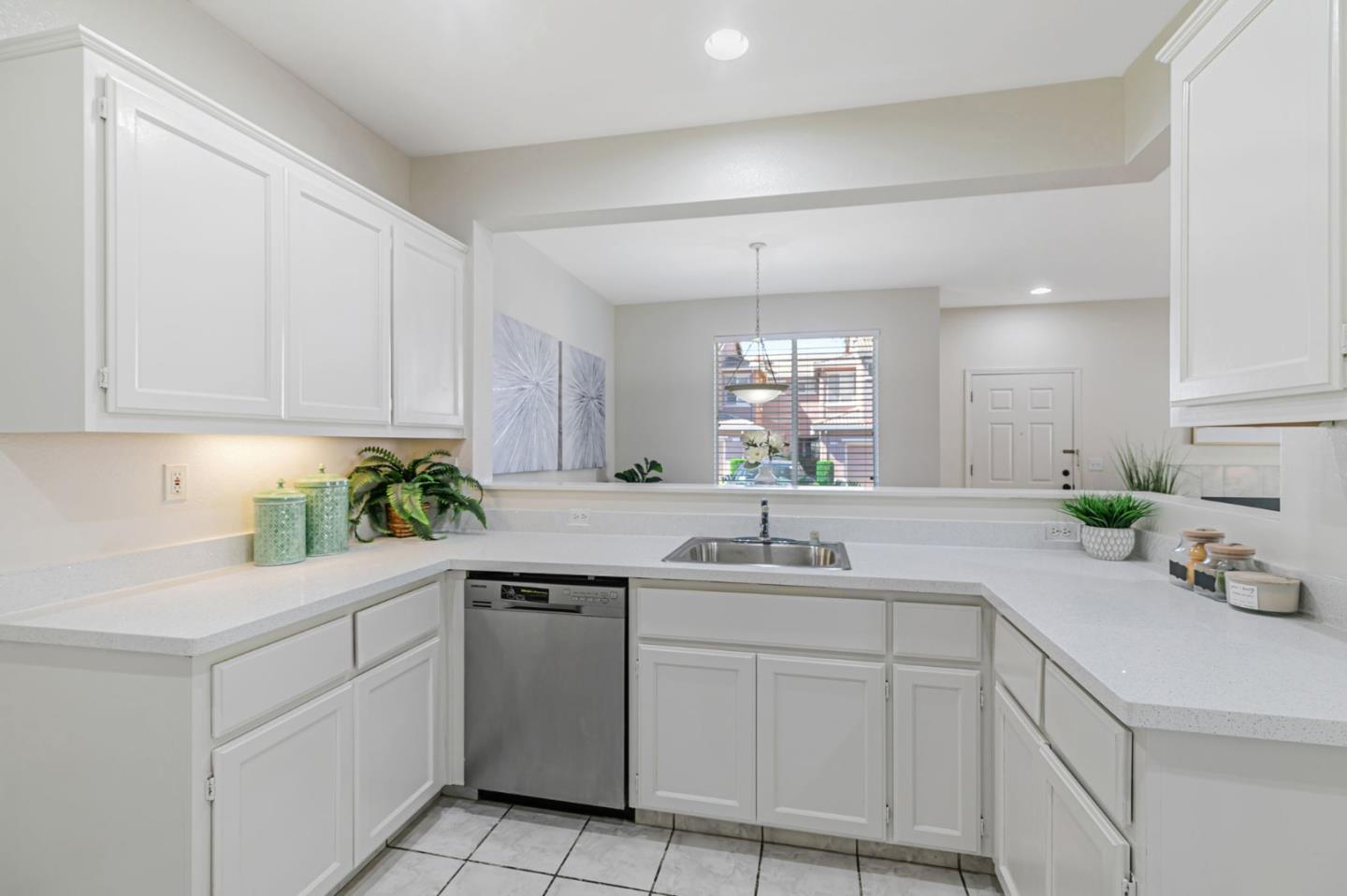 3733 Jasmine CIR