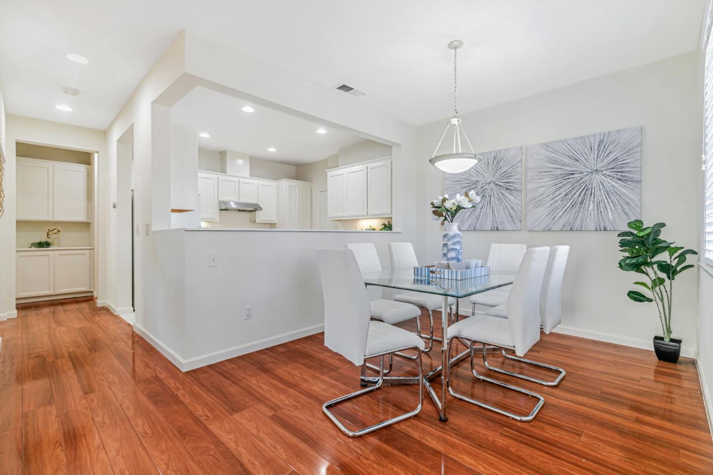3733 Jasmine CIR