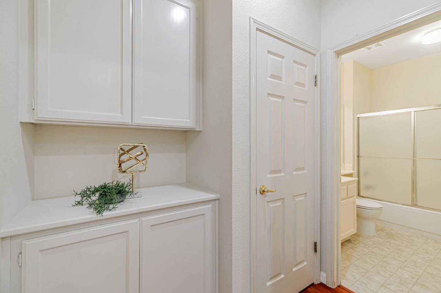 3733 Jasmine CIR