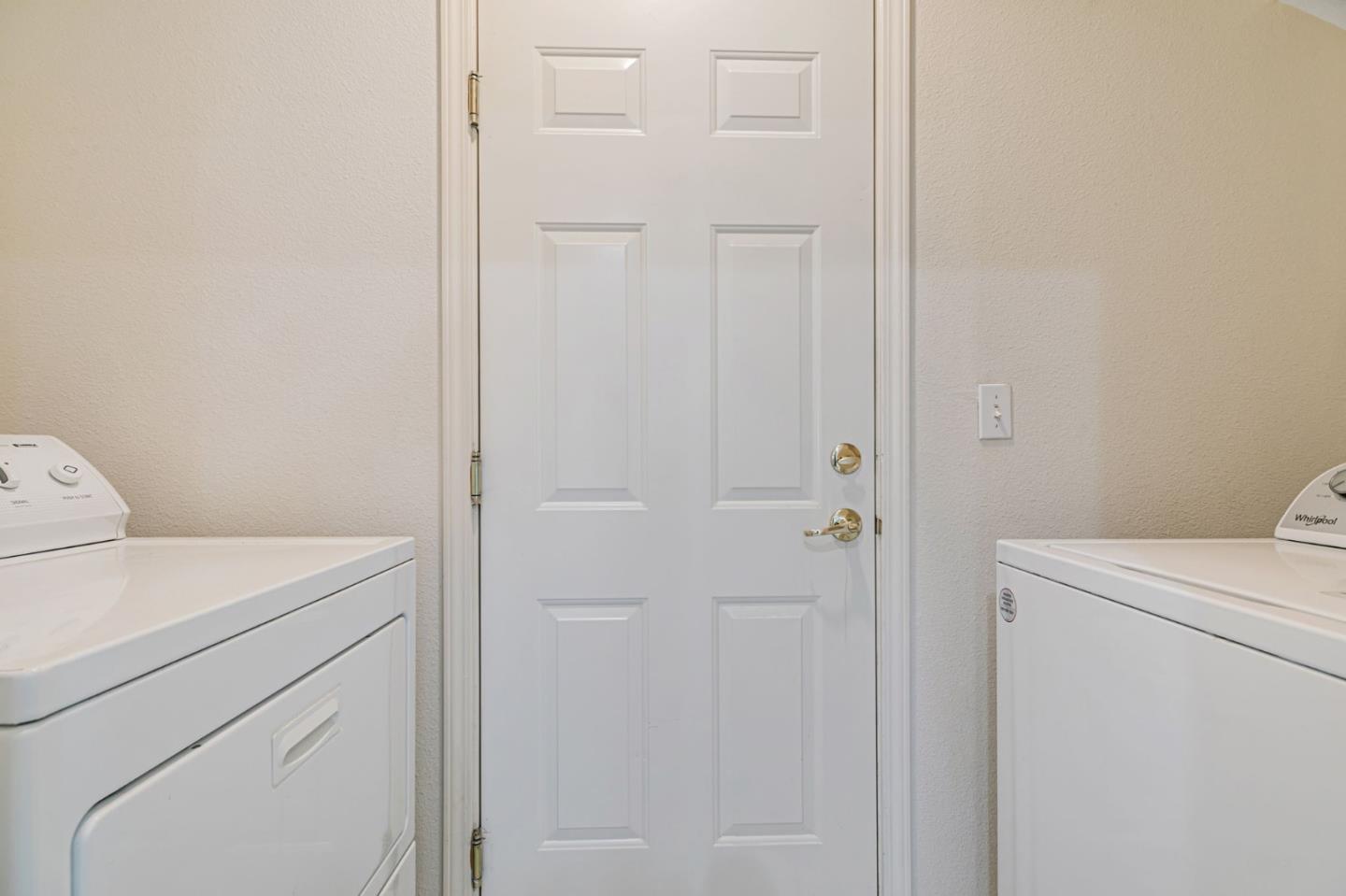 3733 Jasmine CIR