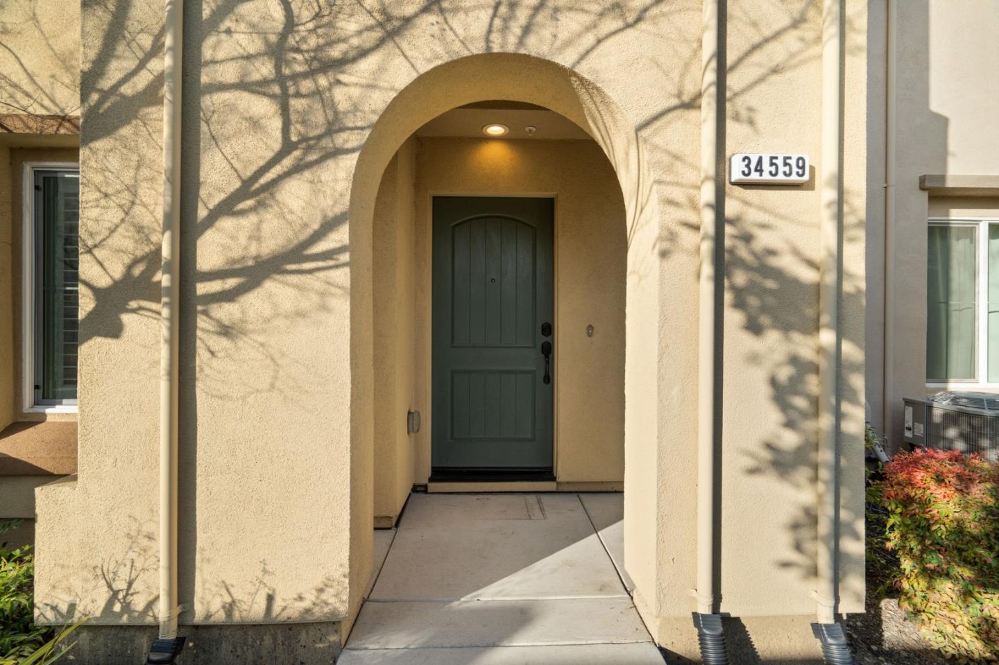 34559 Clydesdale Terrace