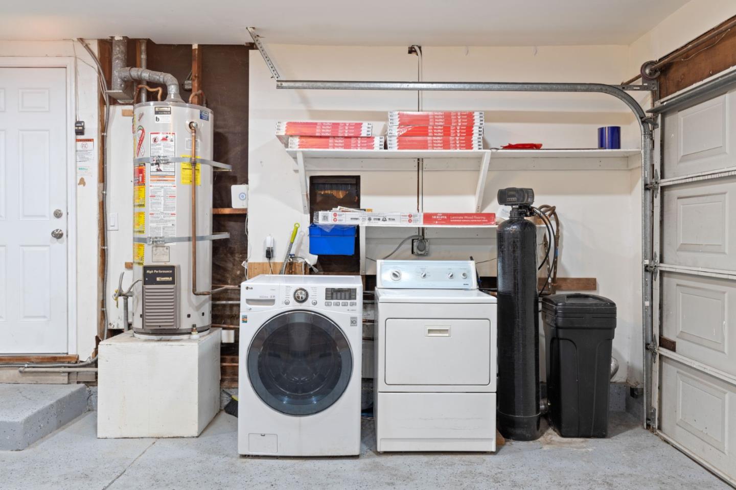 3809 De La Cruz BLVD