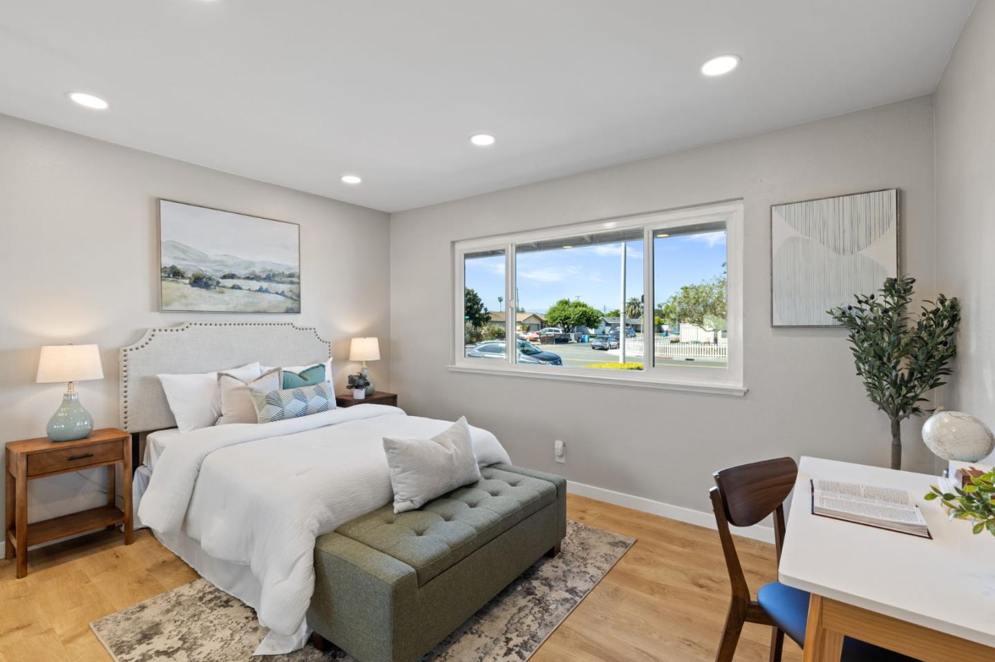 3809 De La Cruz BLVD