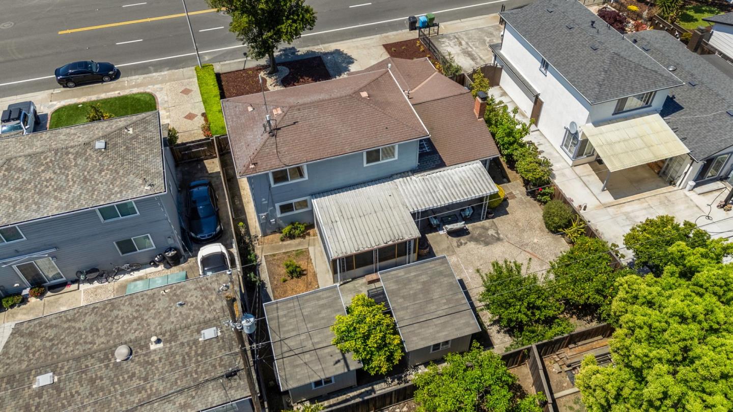 3809 De La Cruz BLVD