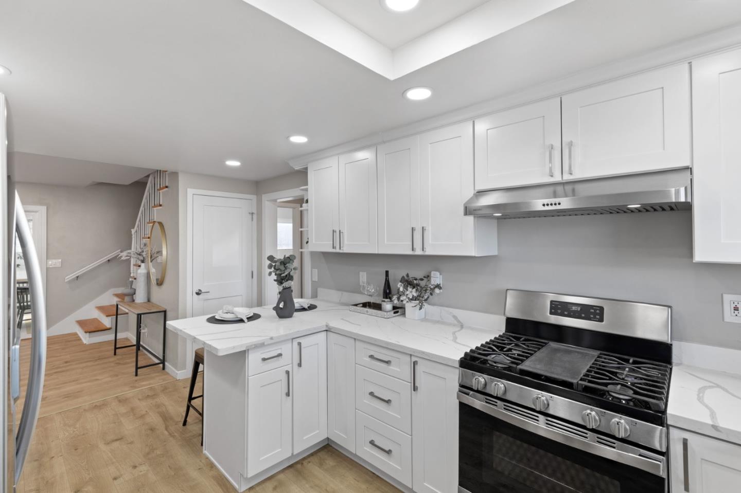 3809 De La Cruz BLVD