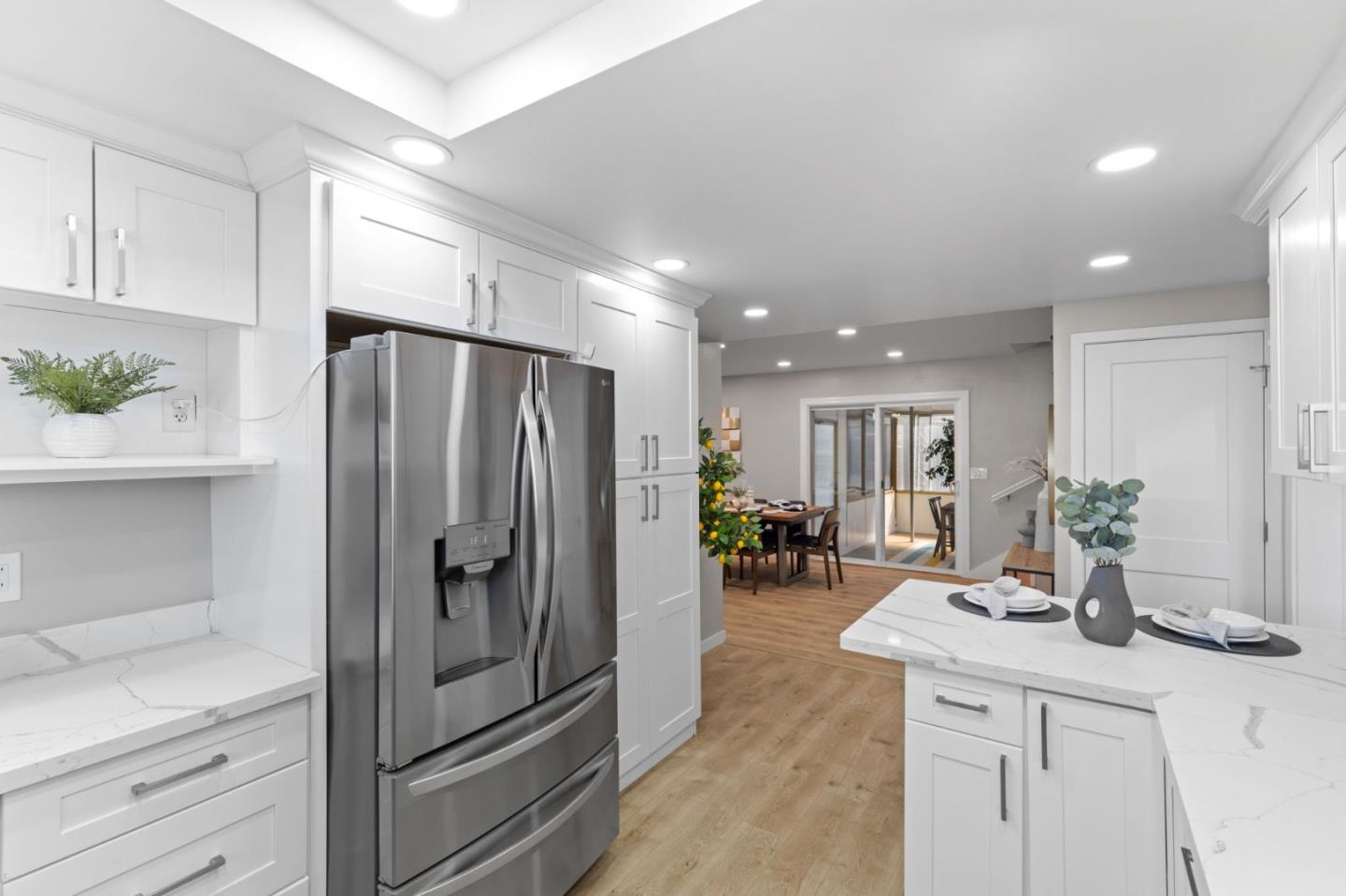 3809 De La Cruz BLVD