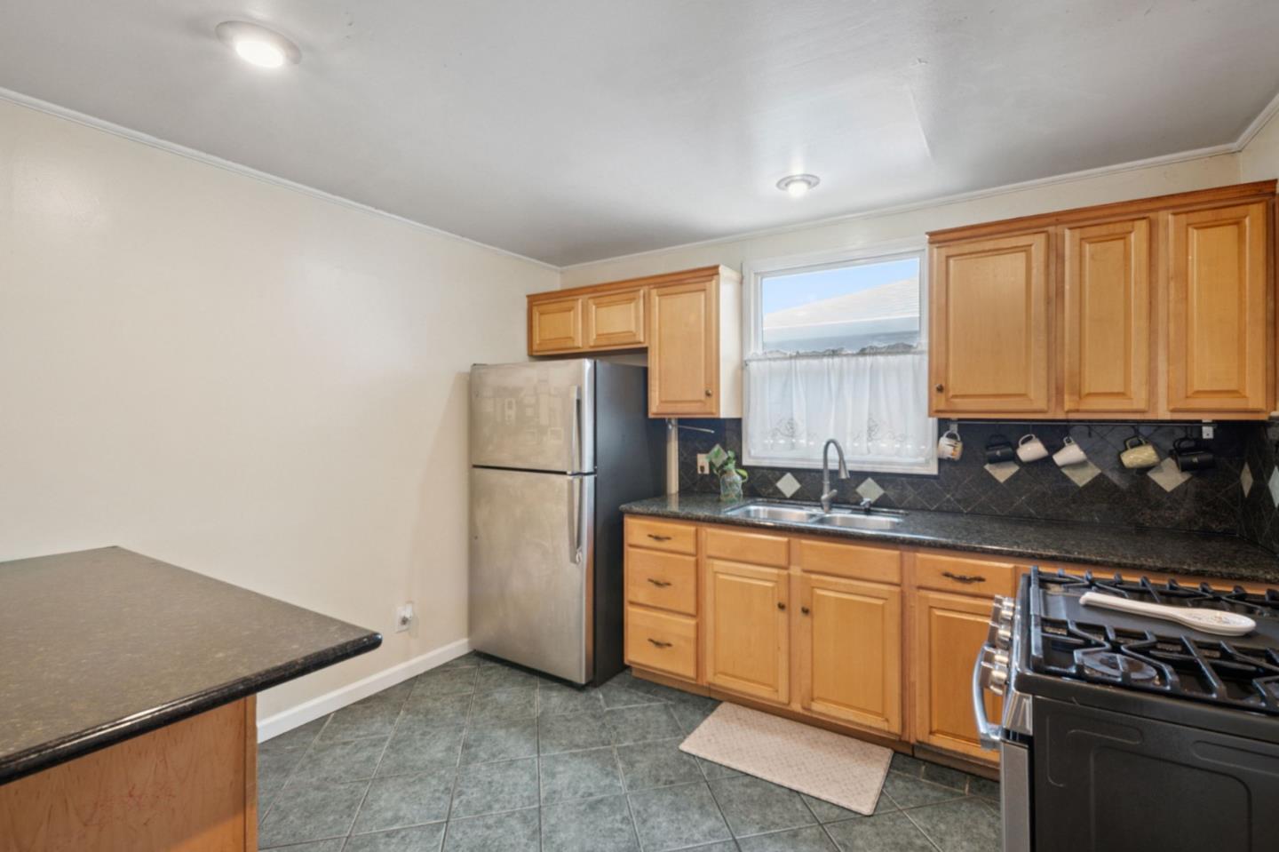 17315 VIA FLORES