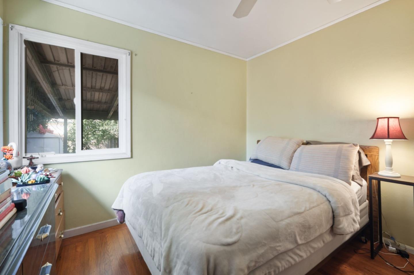 17315 VIA FLORES